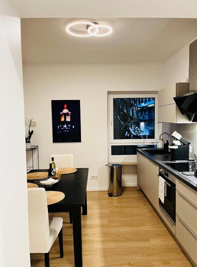 Raum2Go - No1 Modernes Ruhiges 2-Schlafzimmer Apartment City & Park ヴィースバーデン エクステリア 写真