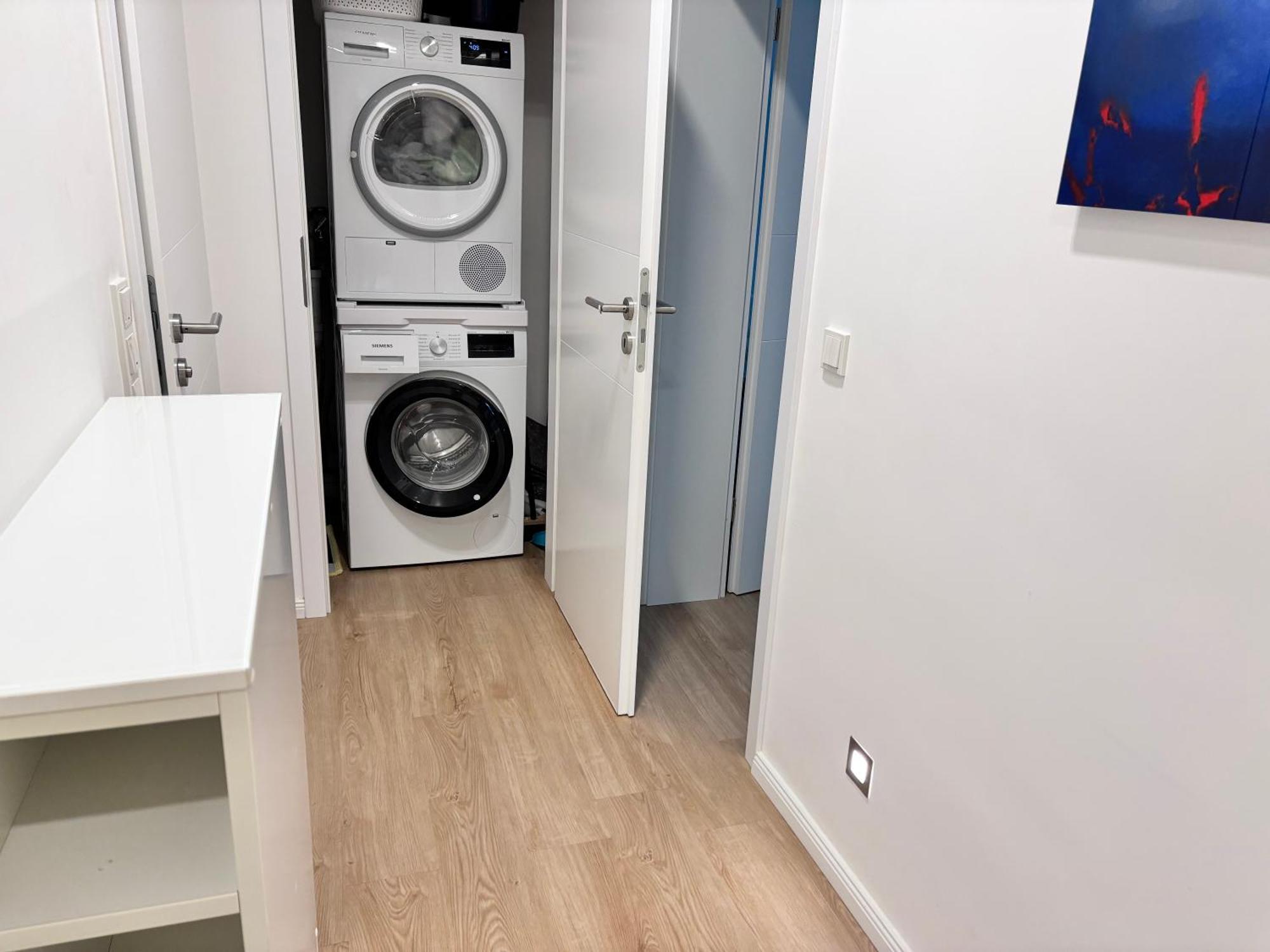 Raum2Go - No1 Modernes Ruhiges 2-Schlafzimmer Apartment City & Park ヴィースバーデン エクステリア 写真