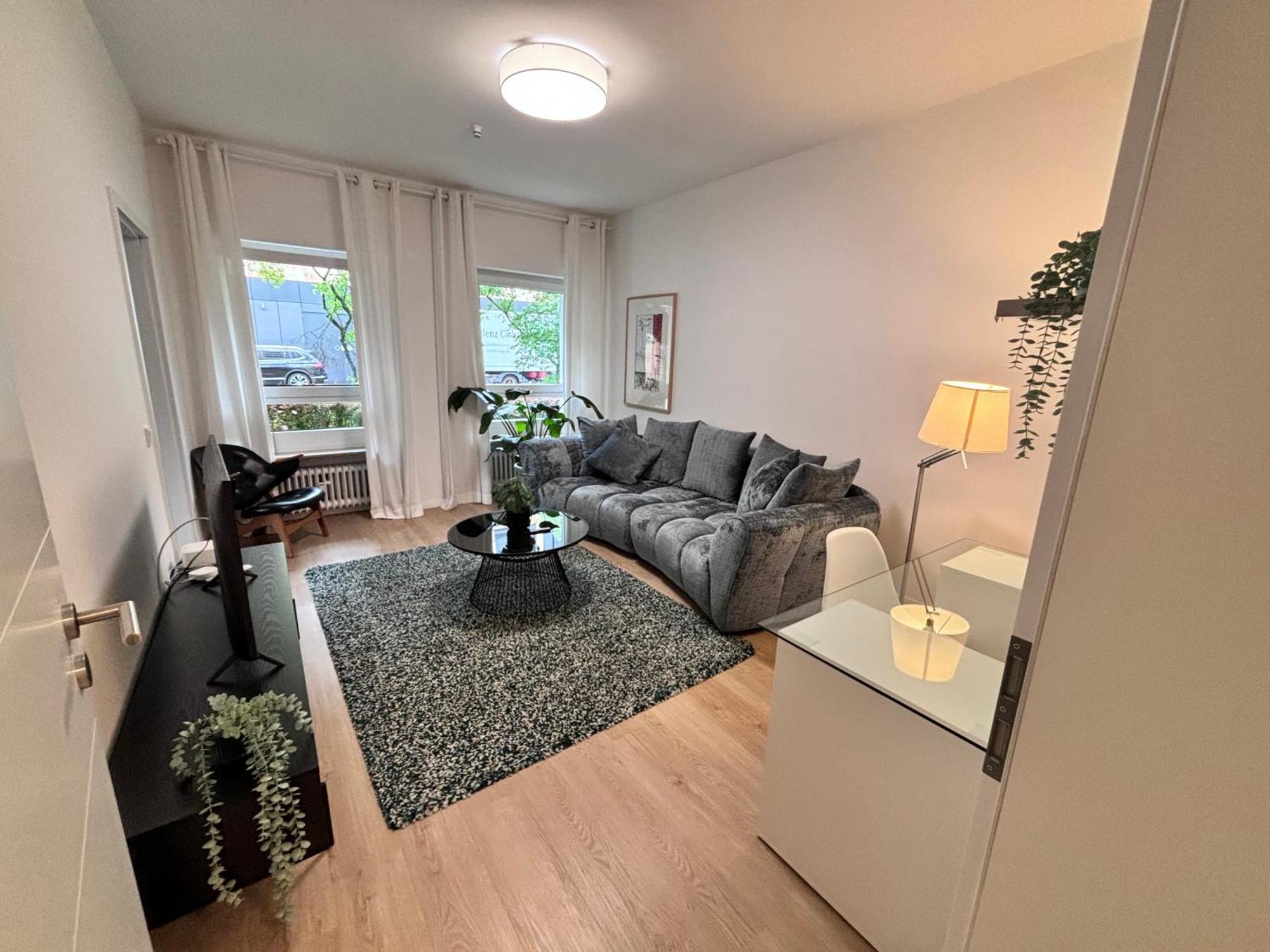 Raum2Go - No1 Modernes Ruhiges 2-Schlafzimmer Apartment City & Park ヴィースバーデン エクステリア 写真